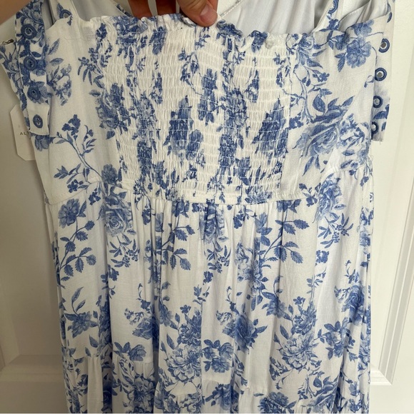 NEW Altar’d State Blue Floral Maxi Dress Size Large Available NWT - Picture 8 of 10